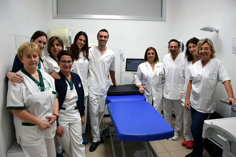Endocrinologia, all’Aou Senese innovativo trattamento mininvasivo per i noduli tiroidei Il gruppo di Endocrinologia dell'Aou Senese