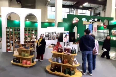 Artigianato, Artex in Cina firma accordo con l’Università di Shanghai Artex in Cina, esposizione accordo Università di Shangai