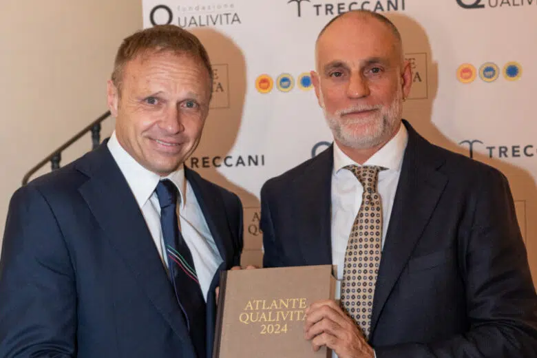 Il ministro Francesco Lollobrigida e Mauro Rosati presentano l'Atlante Qualivita 2024 - edizione Treccani
