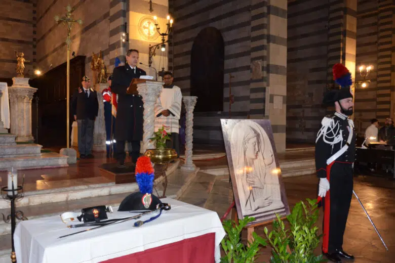 Siena, l’Arma dei Carabinieri celebra la Virgo Fidelis I Carabinieri di Siena celebrano la Virgo Fidelis alla basilica di San Francesco