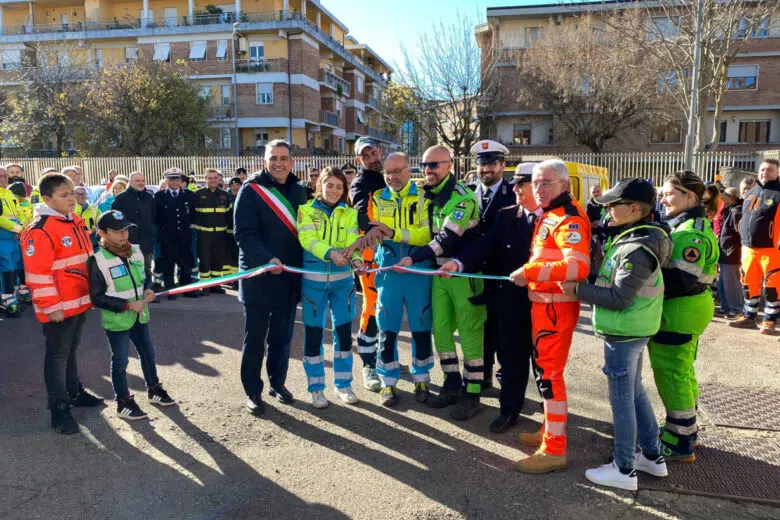 Taglio del nastro per la base operativa di Protezione civile a Poggibonsi Centro operativo Protezione civile Poggibonsi, taglio del nastro