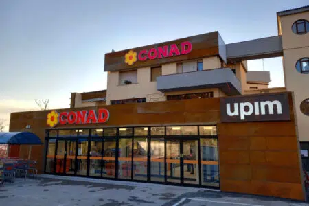 A Piancastagnaio riapre il Conad di via Roma con spazi ancora più green Conad di via Roma a Piancastagnaio, esterno