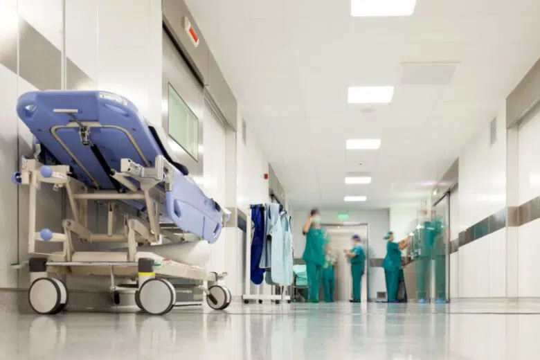 Toscana, oltre due milioni di euro per sicurezza operatori sanitari e sociosanitari Medici e infermieri in corsia ospedale