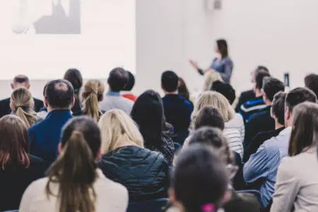 Confcommercio Siena, appuntamento con l’educazione finanziaria Aula corso di formazione