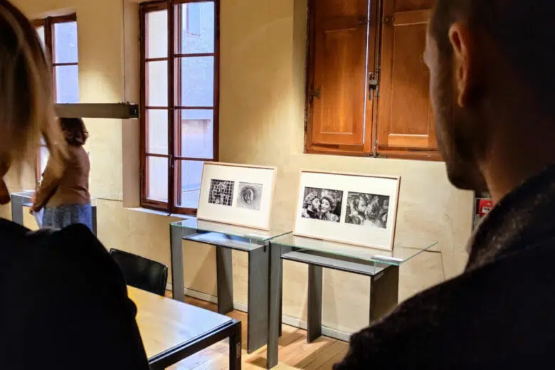 Visitatori alla mostra Dittici occasionali
