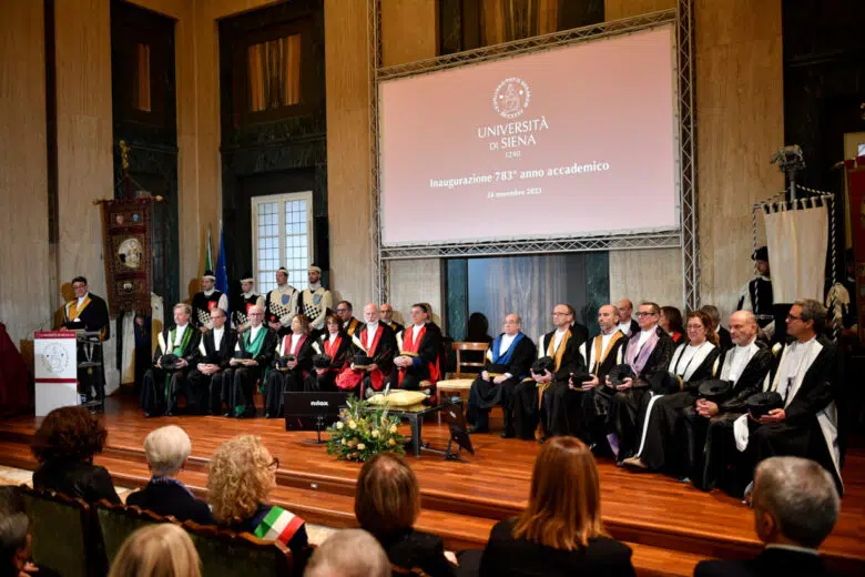 Inaugurazione del 784° anno accademico dell’Università di Siena Inaugurazione del 783° anno accademico dell'Università di Siena, palco