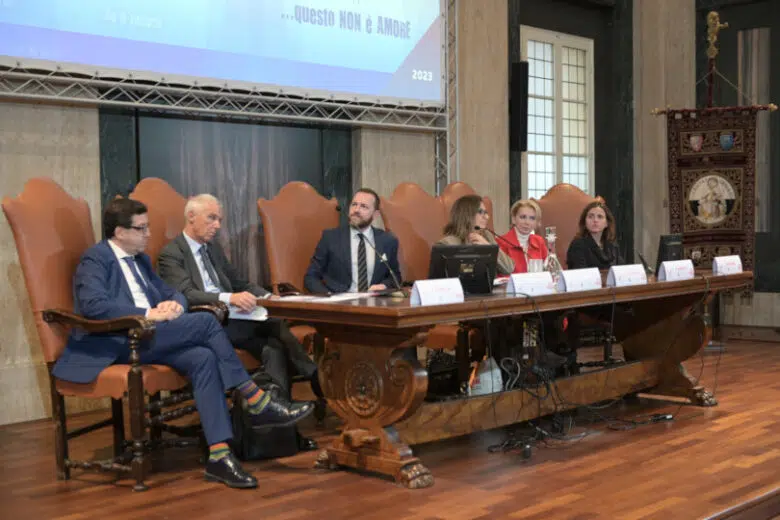 Questo non è amore, convegno violenza di genere della Polizia di Stato a Siena, relatori