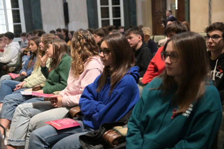 Questo non è amore, convegno violenza di genere della Polizia di Stato a Siena, studenti