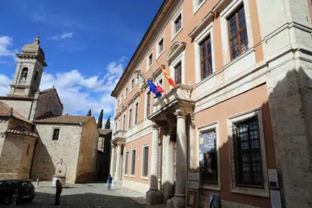 Viola Ardone porta a Bagno Vignoni “Tanta ancora Vita” Palazzo Chigi Zondadari a San Quirico d'Orcia
