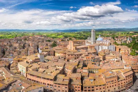 Cgil: “Dai dati Istat Siena città più cara d’Italia” Siena, panorama vista aerea