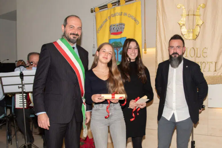 Gaiole in Chianti, consegna del borse di studio a Rachele Lastrucci e Vittoria Lepri