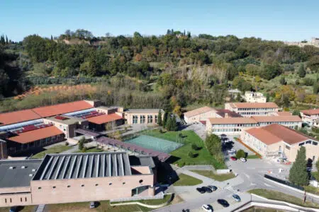 Tornano i “caffè scientifici” al Roncalli di Poggibonsi IIS Roncalli di Poggibonsi, vista dall'alto
