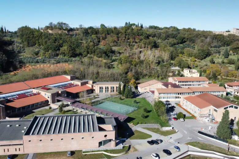 Orientamento: al via gli open day all’IIS Roncalli di Poggibonsi IIS Roncalli di Poggibonsi, vista dall'alto
