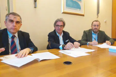 Con “Intesa per l’efficienza energetica” impianti fotovoltaici in 48 comuni Intesa per l'efficienza energetica: Cristiano Iacopozzi, Massimo Terrosi, Andrea Rossi