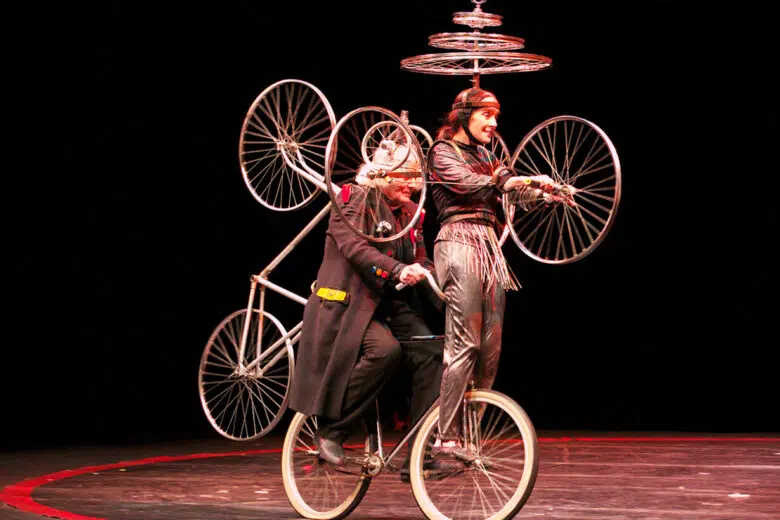 “Le cirque invisible” arriva a Siena tra magia e illusioni Le cirque invisible