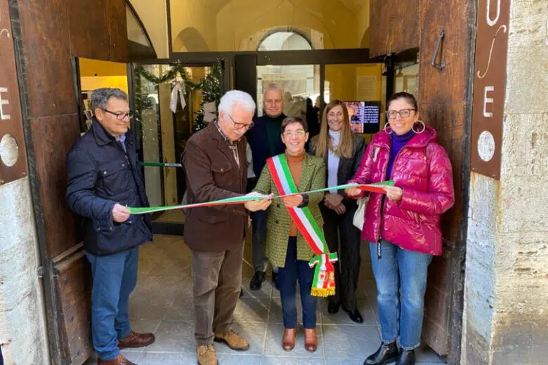 La mostra Da Palizzi a Severini a Montepulciano, taglio del nastro