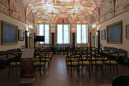 “Relazioni d’Arte” e “Topi di Pinacoteca” a Siena Palazzo Chigi Piccolomini alla Postierla a Siena, interno