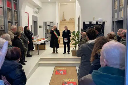 Il Comune di Rapolano Terme ringrazia i volontari del progetto sui beni comuni Progetto beni comuni a Rapolano Terme, inaugurazione Archivio storico