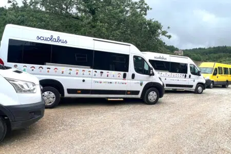 Castellina in Chianti: tre bandi per la riduzione delle tariffe di asilo nido, mensa e trasporto scolastico Scuolabus Castellina in Chianti