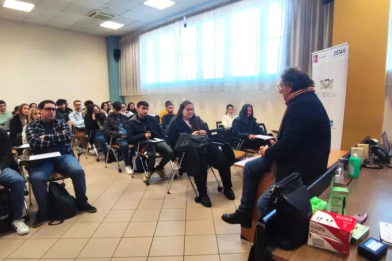Servizi digitali, operatori del Servizio civile in aiuto agli utenti dell’Asl Tse Servizi digitali Asl Tse, operatori Servizio civile
