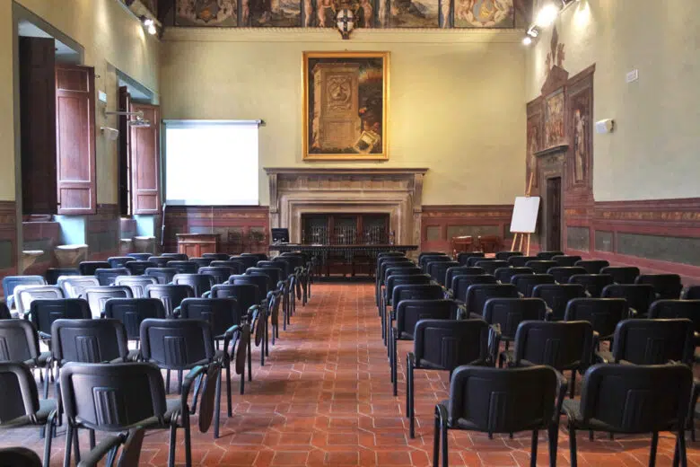L’Abbazia di San Galgano, la presentazione del libro agli Intronati Sala degli Intronati a Palazzo Patrizi a Siena