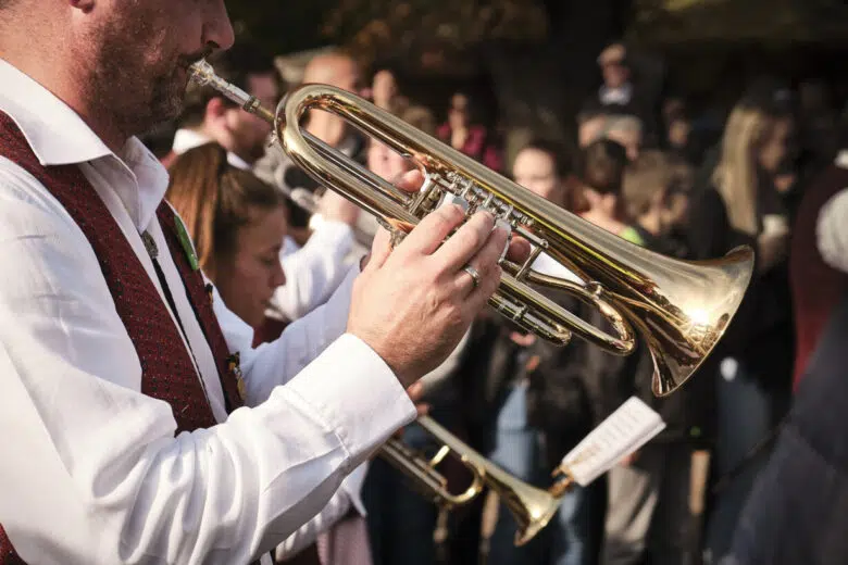 Banda musicale, tromba in primo piano