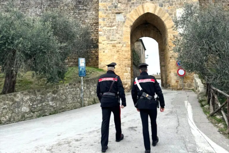 Truffa ad anziani fingendosi carabinieri: arrestati Carabinieri a Monteriggioni
