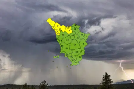 Pioggia e temporali in Toscana, codice giallo su nord-ovest per venerdì 5 gennaio Allerta meteo per pioggia e temporali in Toscana