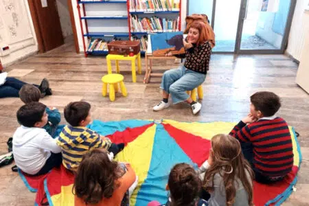 Monteroni d’Arbia: letture, laboratori e fumetti alla biblioteca comunale Biblioteca comunale Monteroni d'Arbia, bambini alle letture in biblioteca