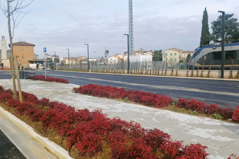Parcheggio presso la stazione ferroviaria di Poggibonsi
