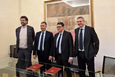 “Cresce con te: un albero per matricola”, l’iniziativa all’Università di Siena Università di Siena, conferenza stampa presentazione Un albero per ogni matricola