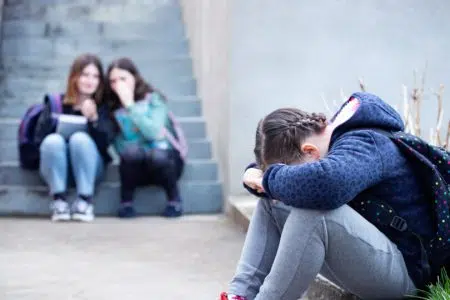 Montepulciano, avviato un progetto contro il cyberbullismo Bullismo, ragazze