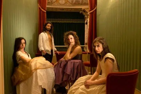 “Ingratitudine”, Motus in scena al Teatro dei Rinnovati Motus, cast spettacolo Ingratitudine