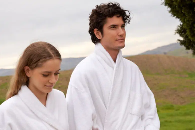 San Valentino, scopri tutto l’amore che c’è alle Terme di Chianciano Terme di Chianciano, coppia in accappatoio