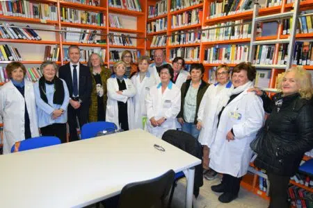 “Leggere in ospedale” con la biblioteca ospedaliera del policlinico di Siena Biblioteca ospedaliera del policlinico di Siena