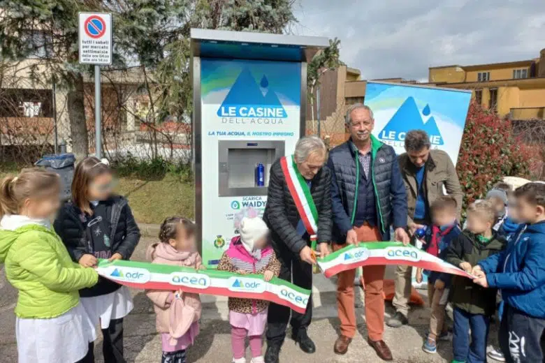 Inaugurazione della casina dell'acqua di AdF a Piancastagnaio, taglio del nastro