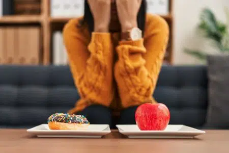 Convegno sui disturbi alimentari all’ospedale di Campostaggia Giovane donna con disturbi alimentari