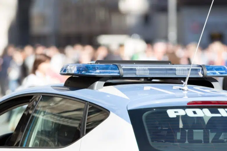 Polizia di Stato: controlli per contrastare la devianza giovanile Volante Polizia di Stato