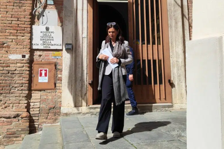Boldrini (PD): “Interrogazione parlamentare su criticità carcere di Siena” Laura Boldrini presso il carcere di Santo Spirito a Siena