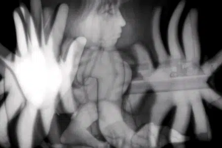 Motus, le nuove tecnologie dialogano con la danza in “Chnops” Immagine spettacolo di danza Chnops