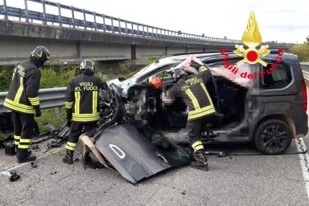 Incidente sulla Siena-Grosseto nei pressi di Siena Incidente sulla Siena-Grosseto, intervento dei Vigili del Fuoco