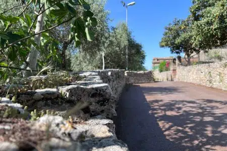 A San Gusmè l’inaugurazione dei lavori realizzati con il Bando Città Murate San Gusmè, via e mura del paese