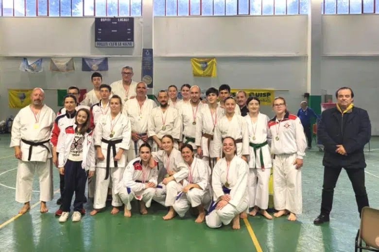 Gli atleti dello Shinan Karate Kai Siena a Signa