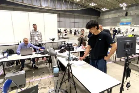 Studio su braccio robotico dell’Università di Siena vince competizione internazionale Braccio robotico Università di Siena