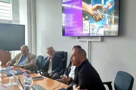 Siena, tante persone per parlare di intelligenza artificiale, metaverso, web3 e far crescere le imprese Confcommercio Siena, incontro intelligenza artificiale e imprese