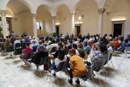Al via l’Emporio Letterario di Pienza con Roger Milla Emporio letterario di Pienza