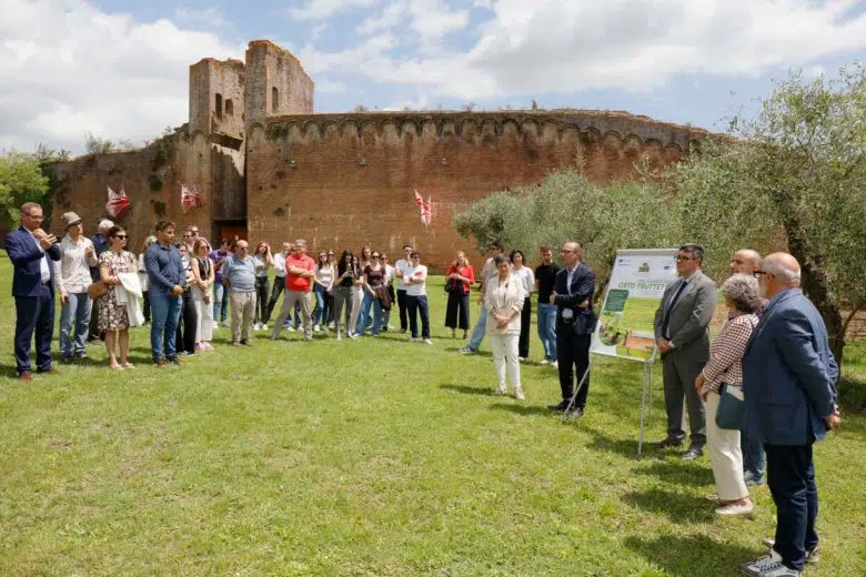 Inaugurati i nuovi spazi dell’orto frutteto delle studentesse e degli studenti dell’Università di Siena Inaugurazione orto frutteto Università di Siena