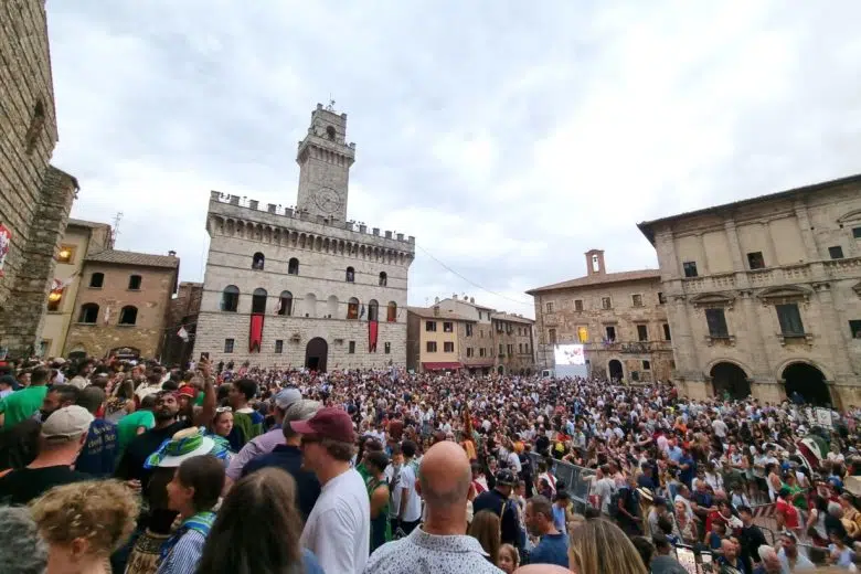 Con ‘Il suono delle botti’ si aprono le celebrazioni per i 50 anni del Bravìo delle Botti di Montepulciano Bravìo delle Botti, Piazza Grande a Montepulciano