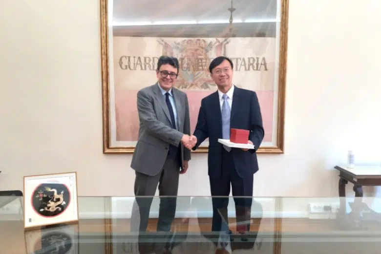 Visita del Console generale della Cina all’Università di Siena Roberto Di Pietra e Guan Zhongqi, console Cina, all'Università di Siena