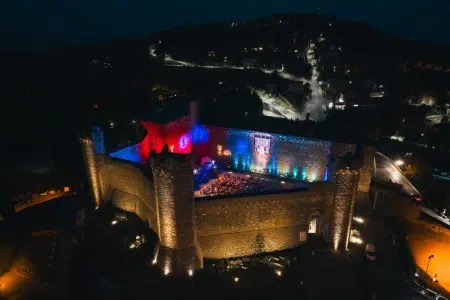 Jazz & Wine in Montalcino: grandi protagonisti, vino di qualità, panorami mozzafiato Jazz & Wine in Montalcino, vista da un drone